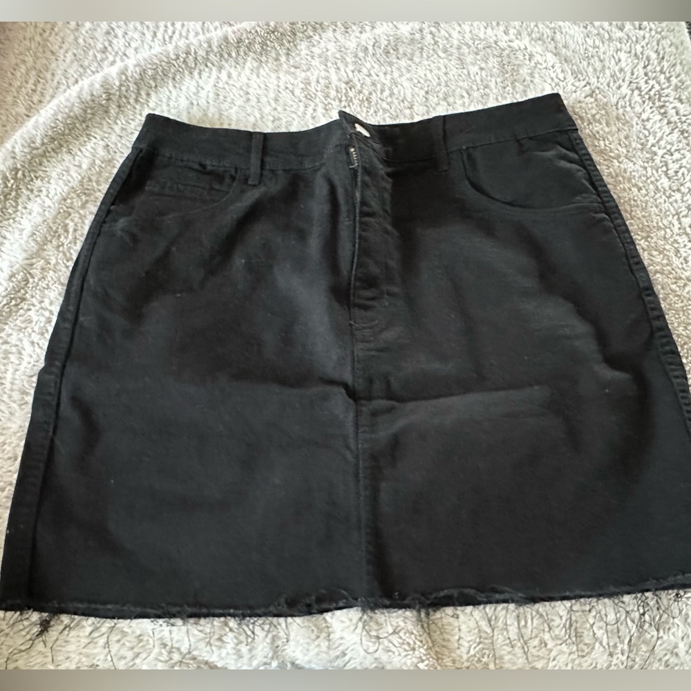 NWOT (14) H&M denim skirt